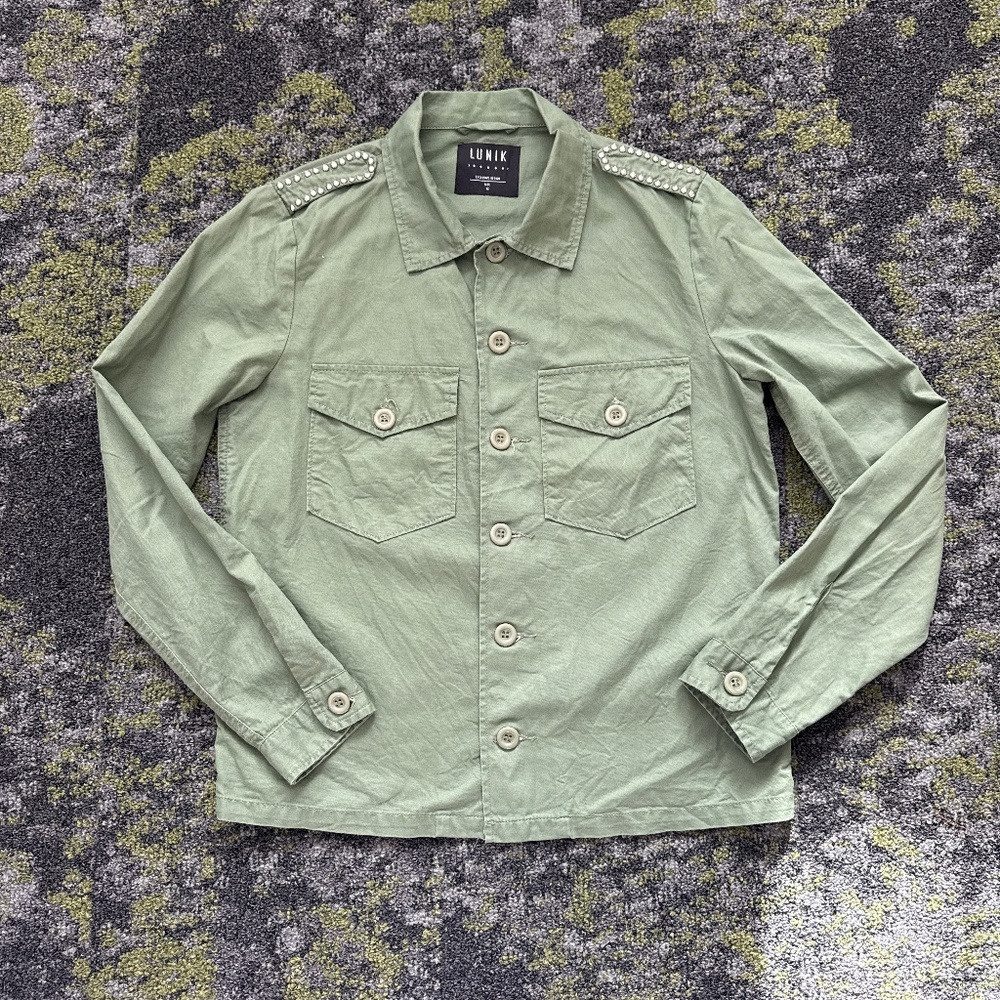 Link military style shirt. Medium